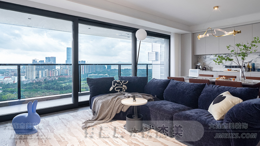 大連裝修潮流趨勢(shì)之現(xiàn)代簡(jiǎn)約案例實(shí)拍通透開闊場(chǎng)景多樣6.png